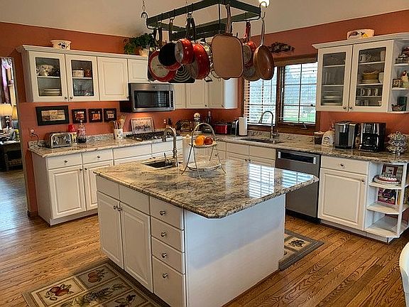 3rd image of 6951 Cross Creek Dr