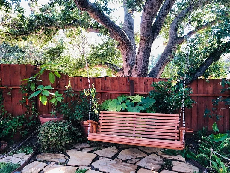 456 S Skyline Dr — Photo 37