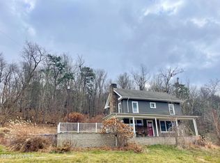 102 Powder Glen Rd, Wapwallopen, PA 18660