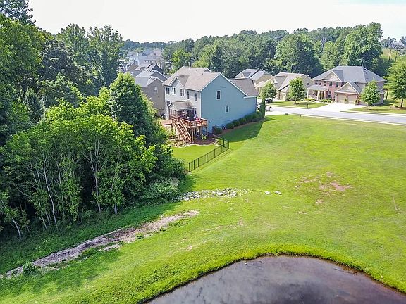 2nd image of 133 Johnston Farm Ln