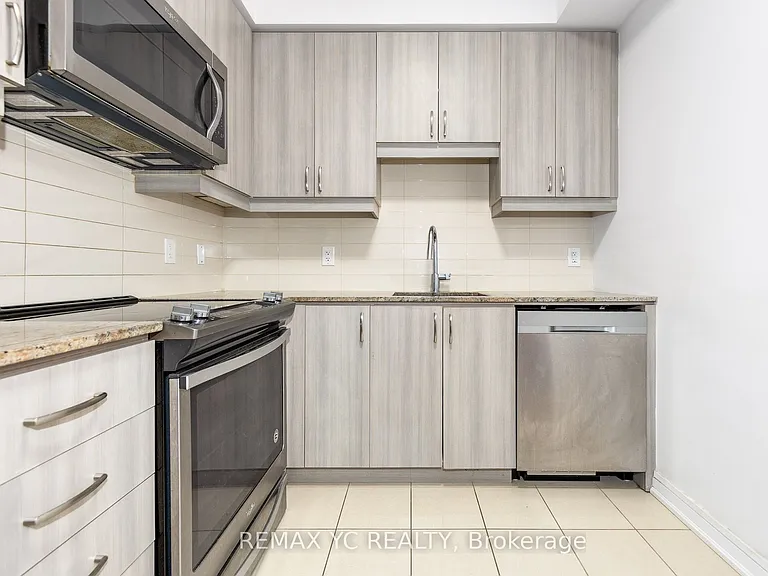 9191 Yonge St #201 — Photo 6