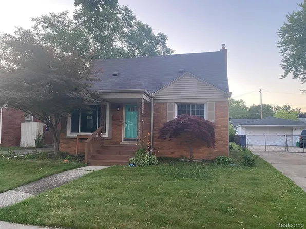 25670 W Hills Dr, Dearborn Heights, MI 48125