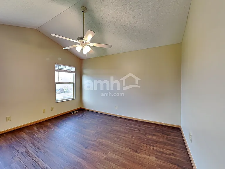 5448 Longworth Dr — Photo 12