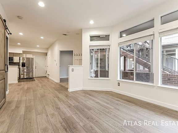 3rd image of 6001 S Yosemite St APT H102