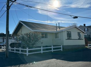 66 Bates St, Hull, MA 02045