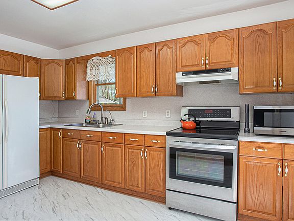 3rd image of 115 S Avenue B