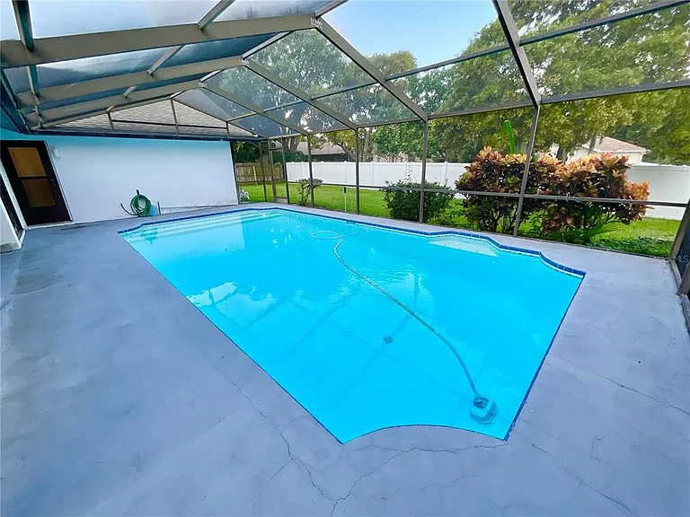 1349 Hillside Dr — Photo 25