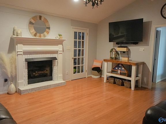 5th image of 100 Brenna Ln