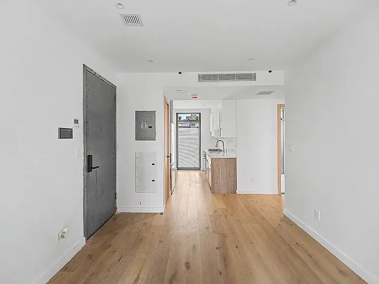 42-62 Hunter St #10A — Photo 5