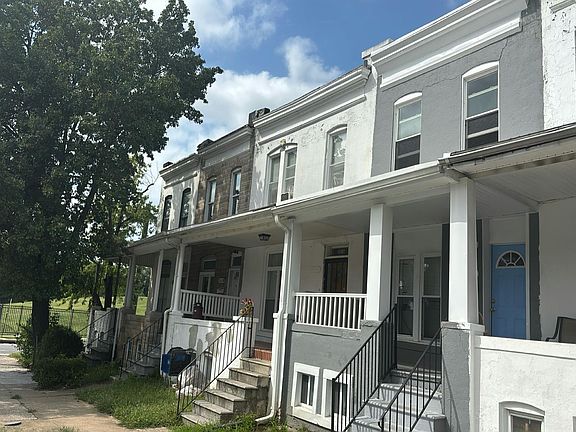 2nd image of 2416 Baker St