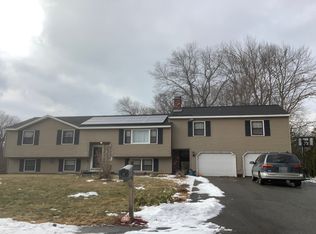 134 Heather Rd, Dracut, MA 01826