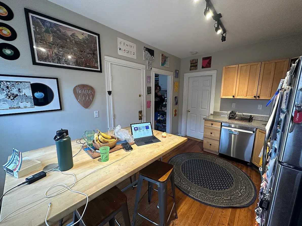 5 bed, 1300 sqft, $4,945 — Photo 3