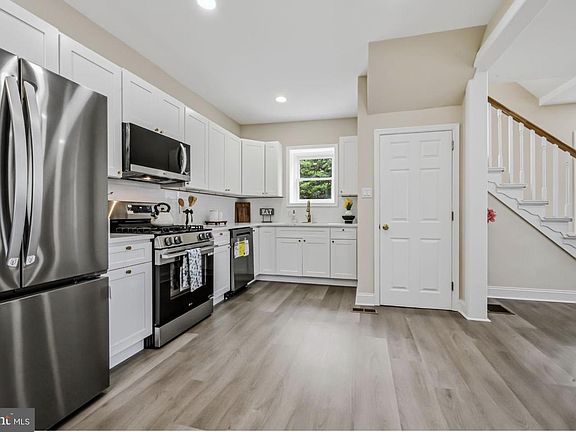 3rd image of 109 Cleveland Ave