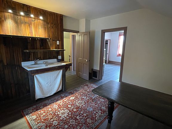 3rd image of 28 Mount View Ave