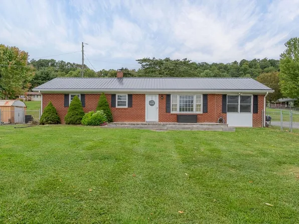 111 Windy Way Ln, Wytheville, VA 24382