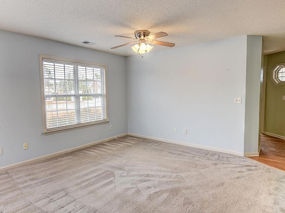 5th image of 1013 Bridgeport Way