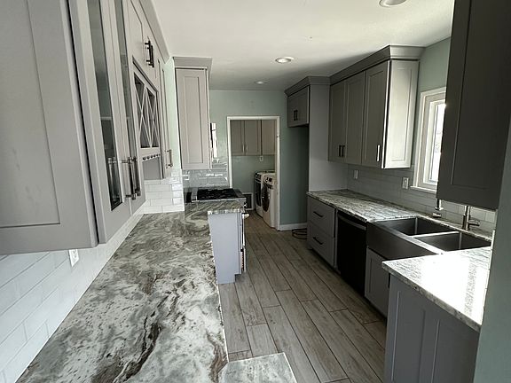 3rd image of 6212 Henrilee St