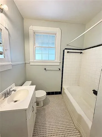 1221 Poland Ave — Photo 9