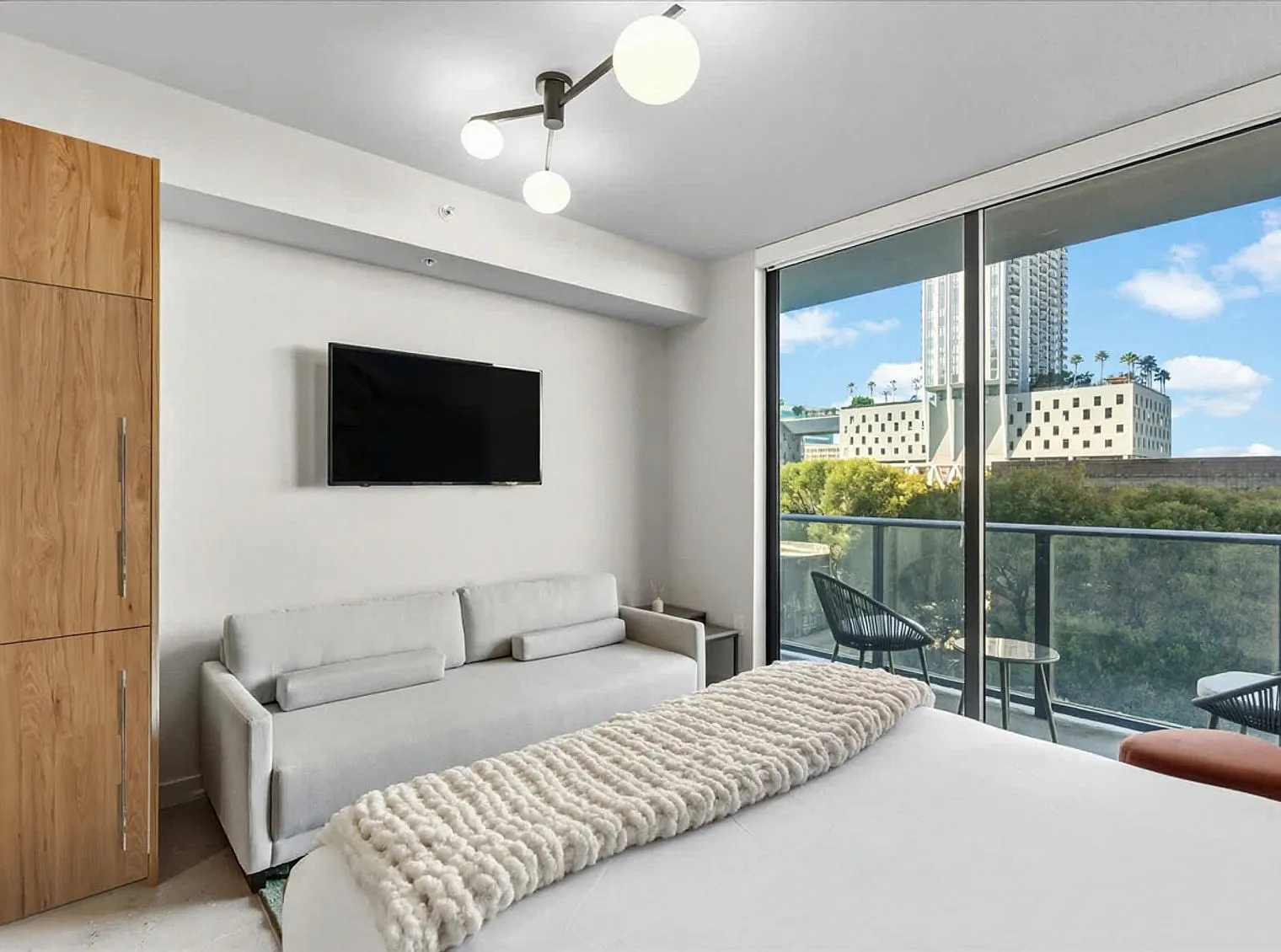 Studio, 1.0 bath, 398 sqft, $2,154 — Photo 1