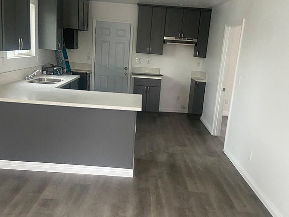 4th image of 1459 W 60th St