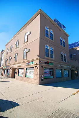 Sold by Momentum Real Estate LLC | media 2