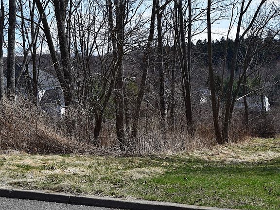 3rd image of 1112 Christina Dr