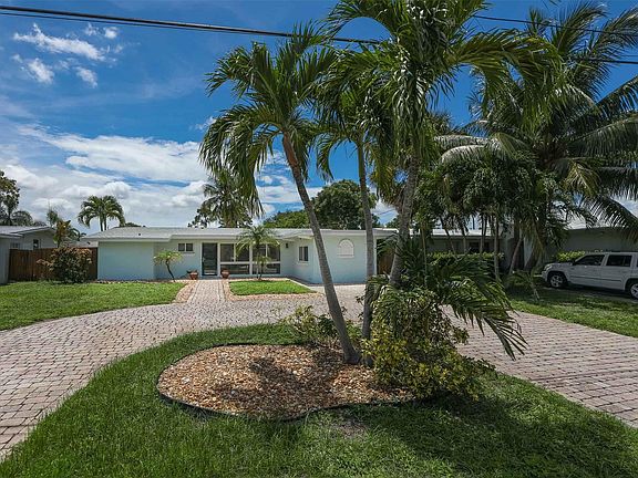 3rd image of 2425 Flamingo Lane