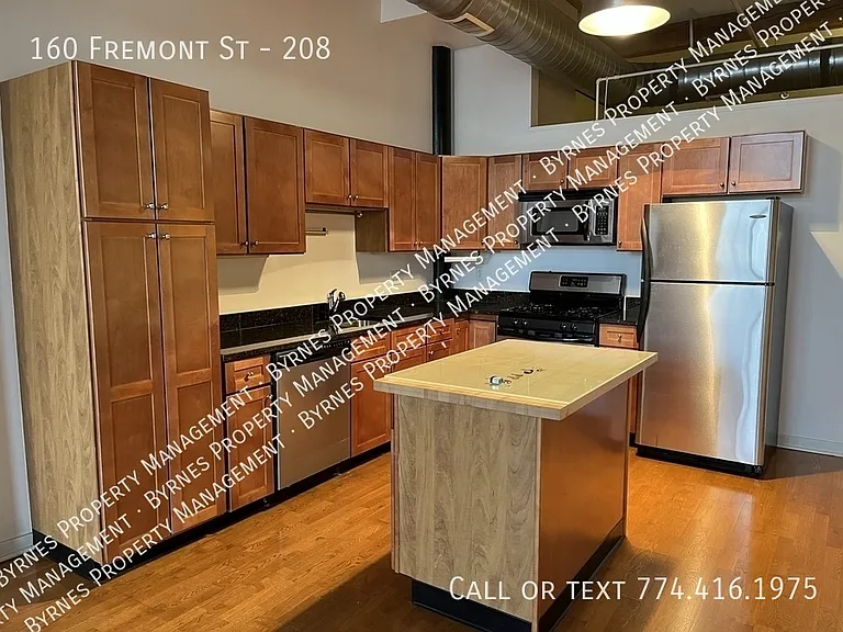 160 Fremont St #208 — Photo 1