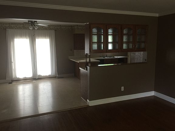 5th image of 1250 Lindsay Ln