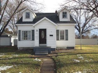 323 W 5th St, Julesburg, CO 80737