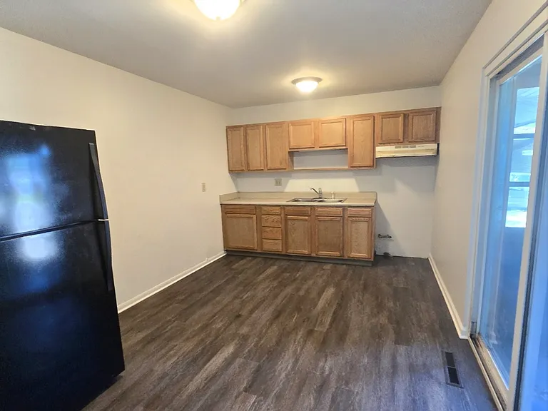 1565 Smith Rd — Photo 3