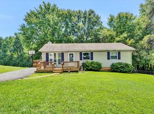 208 Suntree Dr, Goodview, VA 24095
