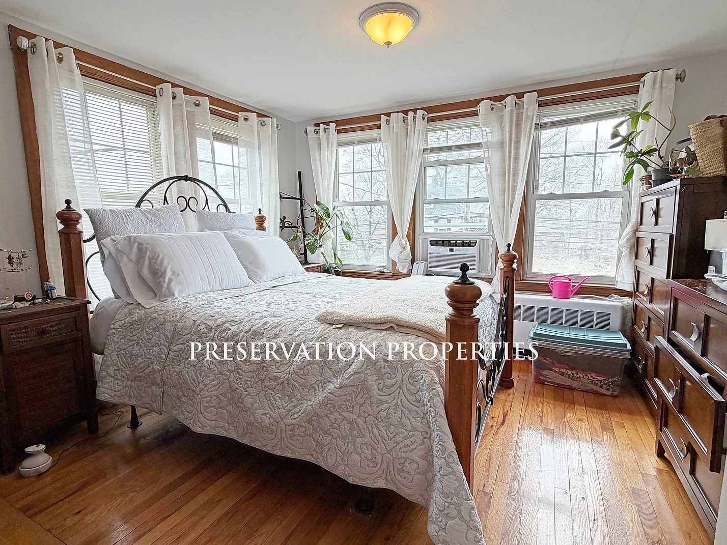 3 bed, 2100 sqft, $3,300 — Photo 2