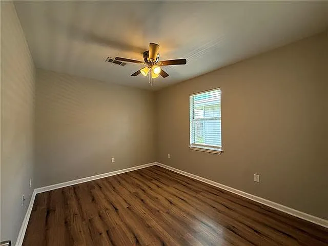 228 Megan St — Photo 5