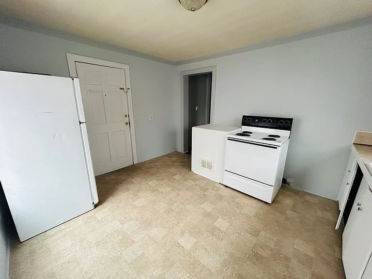308 W Kivett St — Photo 37