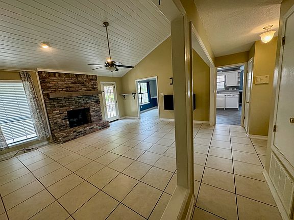 2nd image of 381 Echo Cir