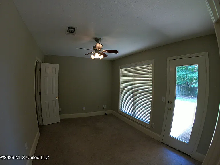 124 Hunters Row — Photo 34