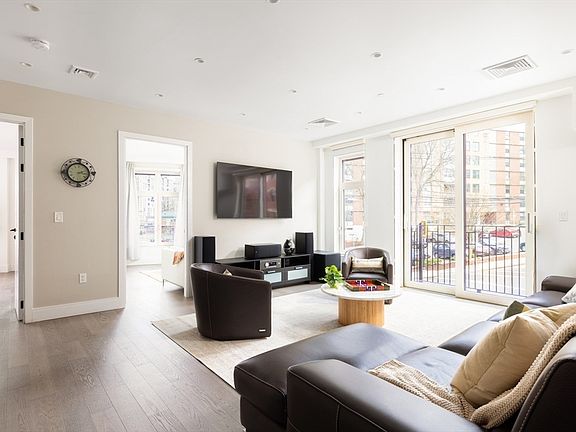 5th image of 69 Walnut St #4