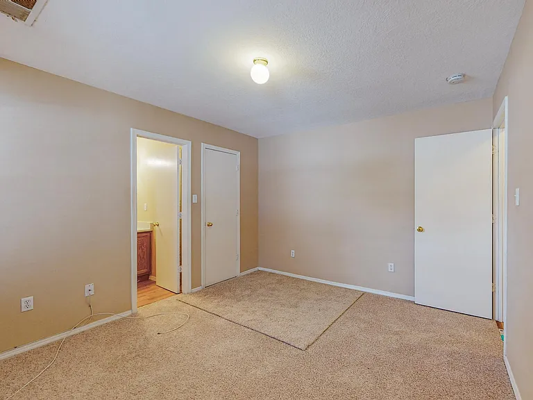 10728 Hatch Dr NW — Photo 16