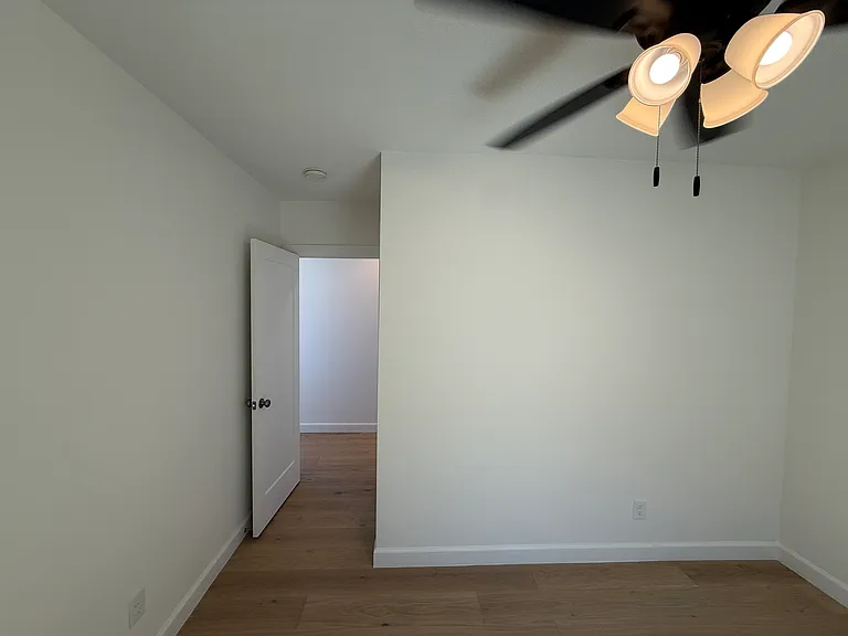 Middle Bedroom