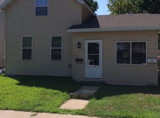 1012 9th St S, La Crosse, WI 54601