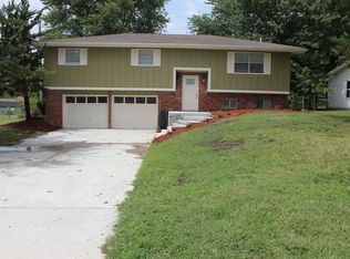 3909 College View Dr, Joplin, MO 64801