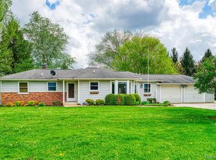6841 Layton Rd, Fowlerville, MI 48836