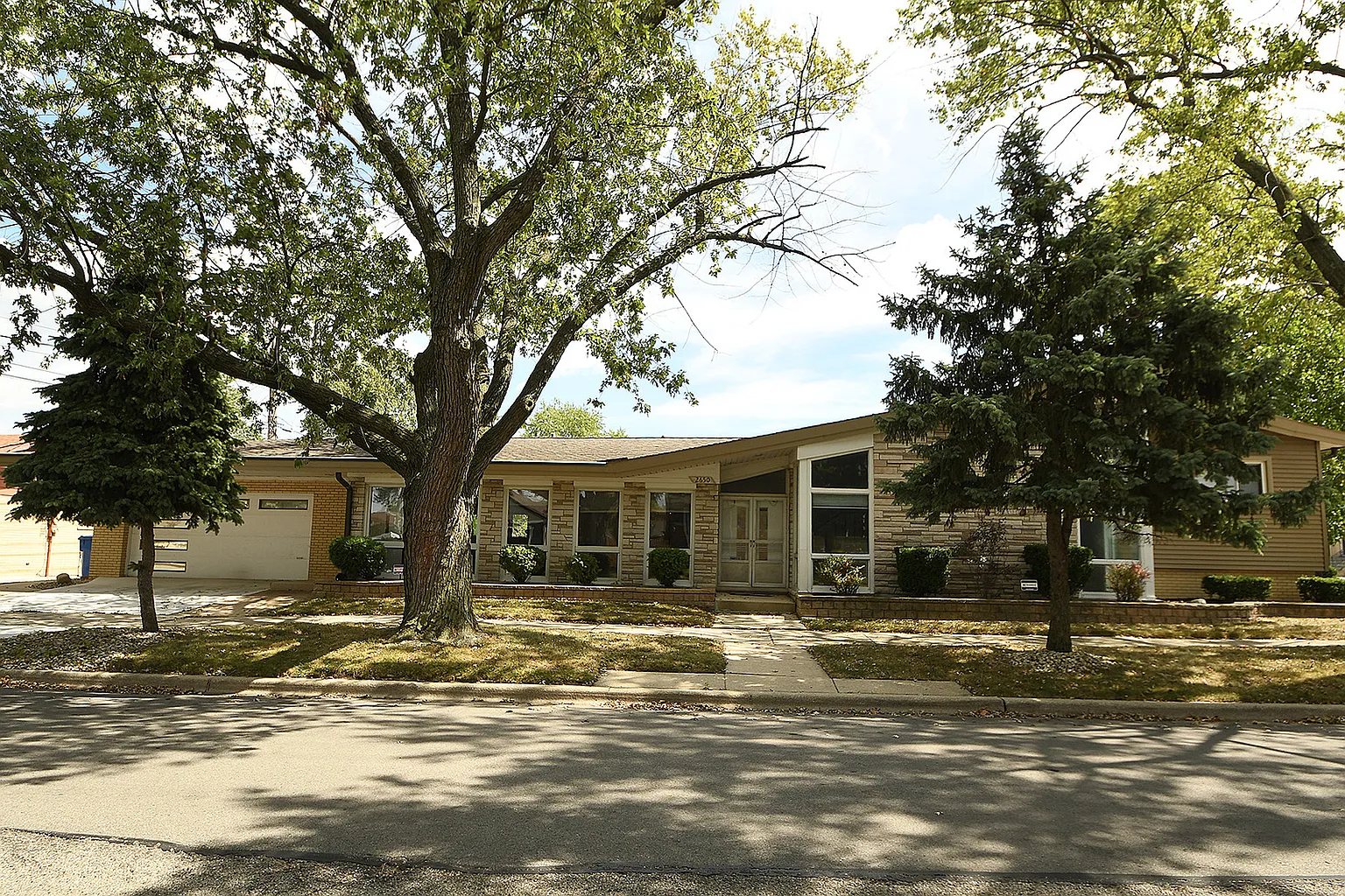 2650 W 85th St photo 1