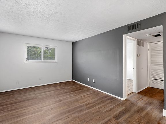 2nd image of 2634 Stanton Ave #4