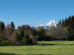 Gravenstein Dr, Hood River, OR 97031