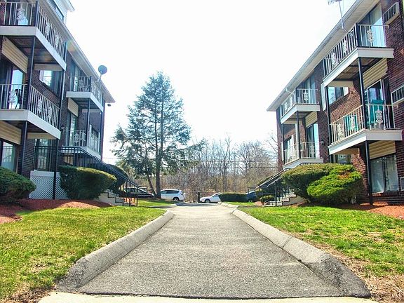 3rd image of 262 E Haverhill St APT 22
