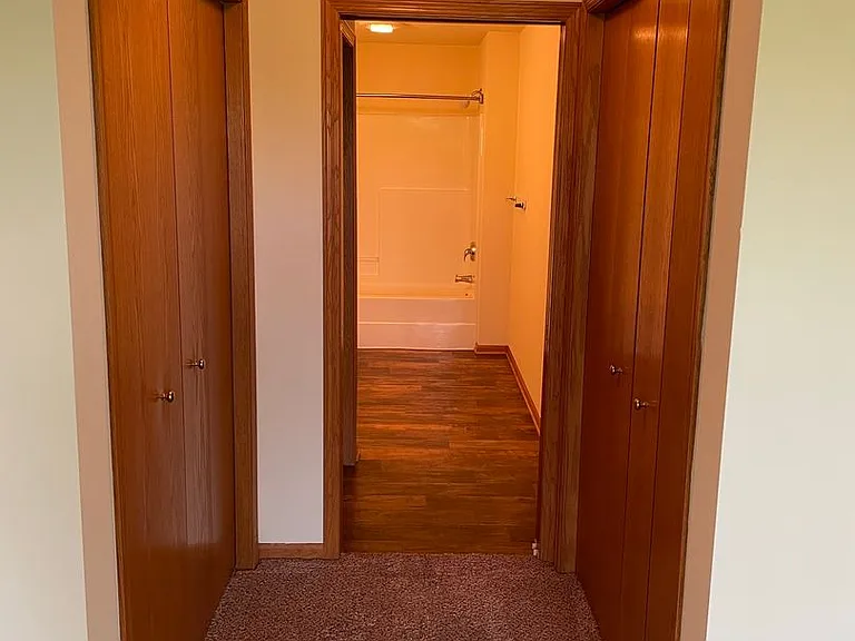 Door Creek Apartments — Photo 9