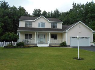 112 Stacey Crest Dr, Schenectady, NY 12306