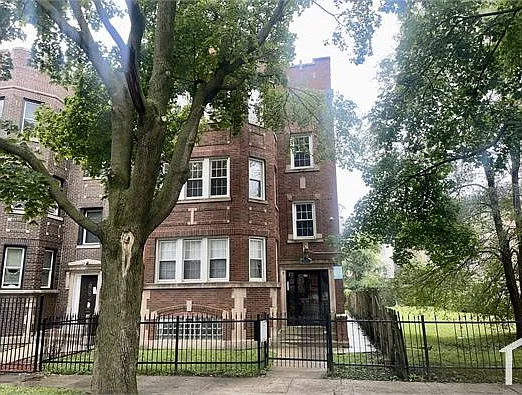 3 bed, $1,575 — Photo 1